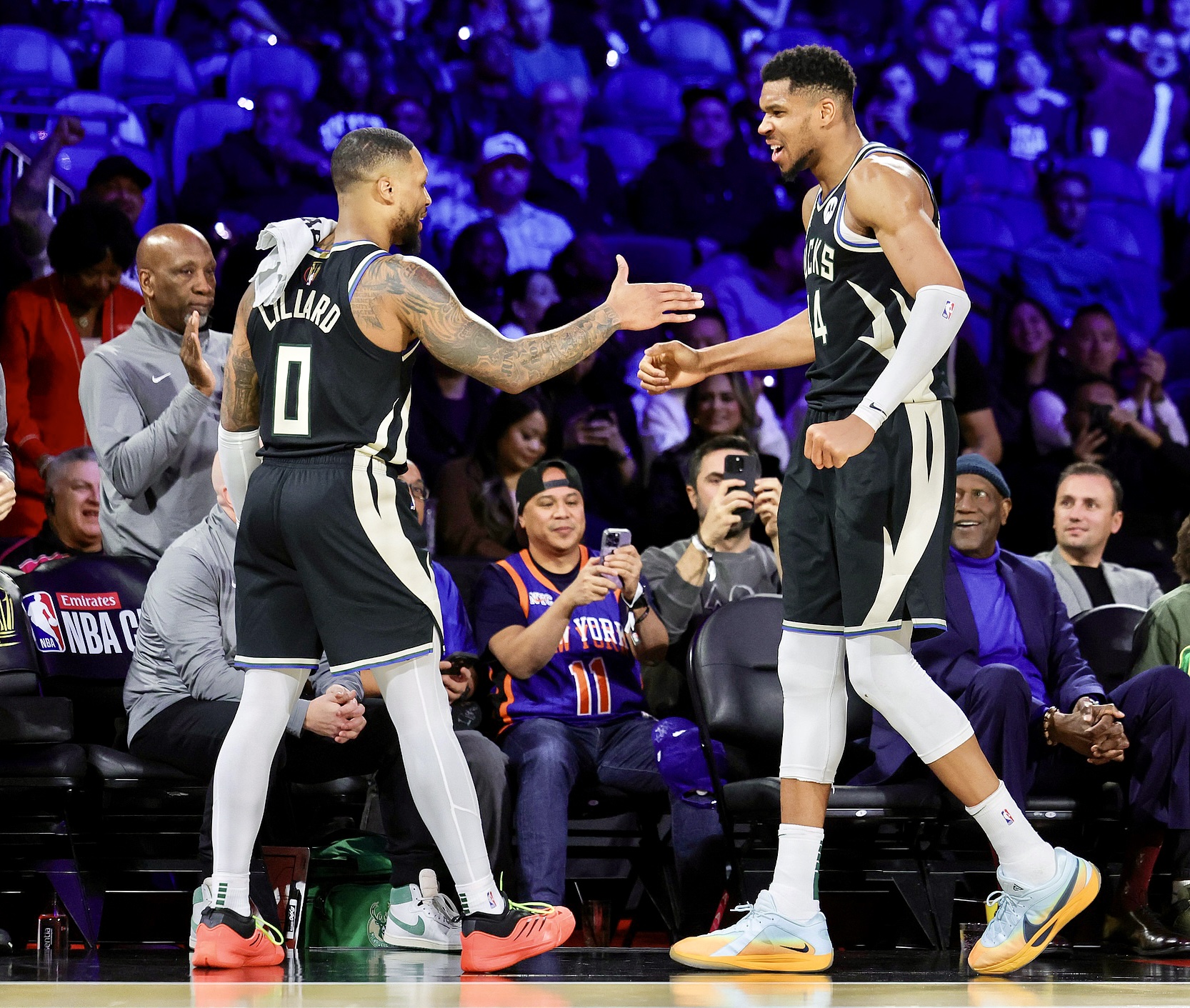 开云体育-雄鹿险胜雷霆，伦纳德刷新纪录